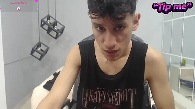 Snapshot of alan_ws chatting on 12-16-24, 01:31 alan ws online show from 12-16-24, 01:31