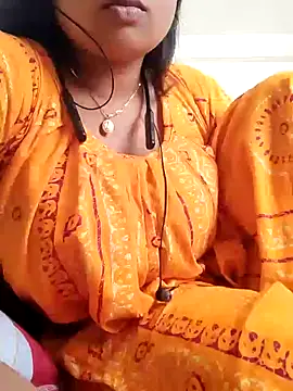 Snapshot of Priya_2222 chatting on 01-21-25, 07:15 Priya 2222 online show from 01-21-25, 07:15