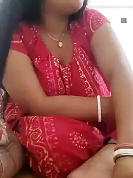 Snapshot of Priya_2222 chatting on 02-05-25, 06:04 Priya 2222 online show from 02-05-25, 06:04