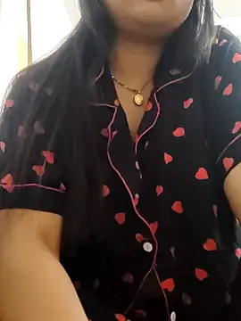 Snapshot of Priya_2222 chatting on 03-01-25, 06:00 Priya 2222 online show from 03-01-25, 06:00