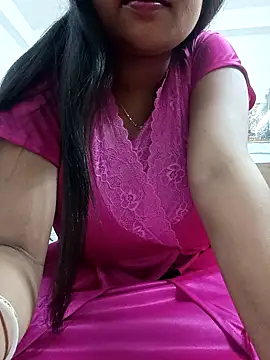 Snapshot of Priya_2222 chatting on 03-01-26, 05:59 Priya 2222 online show from 03-01-26, 05:59
