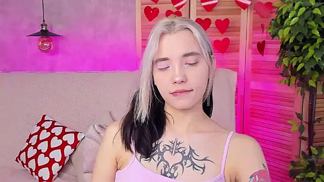 Snapshot of as1an_girlfriend chatting on 02-19-25, 07:06 as1an girlfriend online show from 02-19-25, 07:06