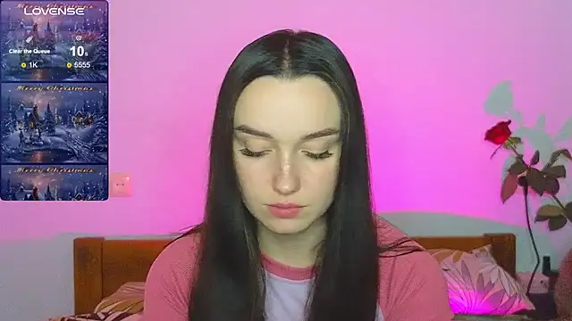 Snapshot of Wild_Sophie_ chatting on 12-21-24, 04:03 Wild Sophie online show from 12-21-24, 04:03