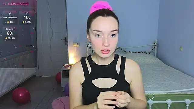 Snapshot of Wild_Sophie_ chatting on 12-05-25, 03:41 Wild Sophie online show from 12-05-25, 03:41