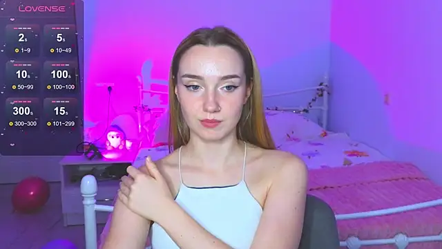 Snapshot of Wild_Sophie_ chatting on 12-13-25, 07:53 Wild Sophie online show from 12-13-25, 07:53