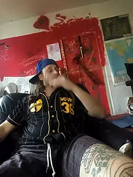 Ozomitro online show from 10-27-25, 02:21