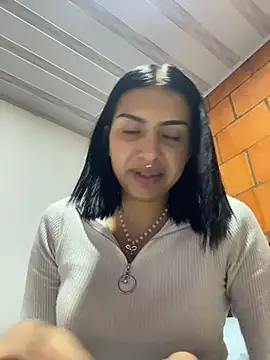 Hilary pinkk online show from 04-17-26, 04:59