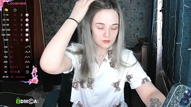 Your small bunny online show from 03-17-25, 06:51