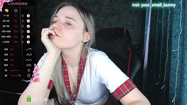 Your small bunny online show from 10-04-25, 02:09