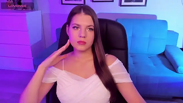 Snapshot of BellaSweetHeart chatting on 10-21-25, 06:08 BellaSweetHeart online show from 10-21-25, 06:08