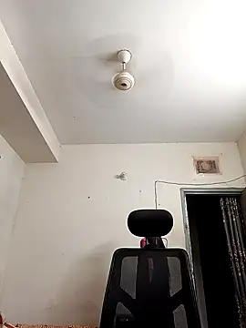 Snapshot of Tisha-01 chatting on 09-20-25, 03:02 Tisha-01 online show from 09-20-25, 03:02