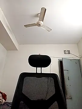 Snapshot of Tisha-01 chatting on 11-23-25, 01:27 Tisha-01 online show from 11-23-25, 01:27