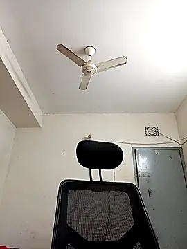 Snapshot of Tisha-01 chatting on 11-27-25, 02:46 Tisha-01 online show from 11-27-25, 02:46