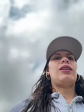 Alysson-- online show from 04-14-26, 02:01