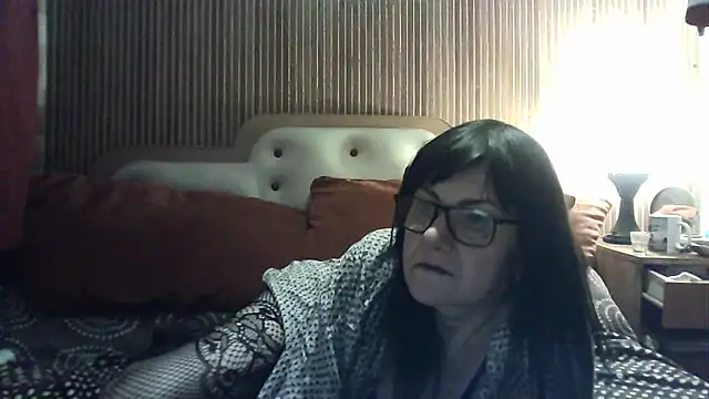Snapshot of AlanaLaDream chatting on 12-20-24, 10:00 AlanaLaDream online show from 12-20-24, 10:00