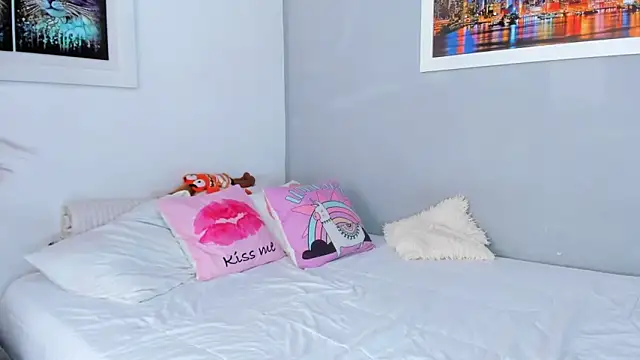 naughtyloverss online show from 02-19-25, 06:43