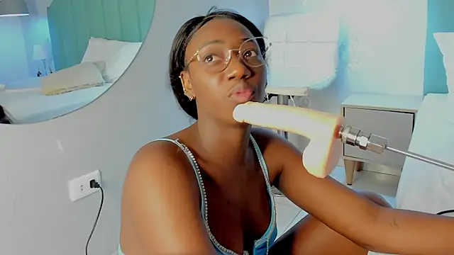 Khenta Michells online show from 02-27-25, 04:21