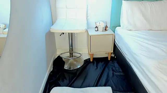 Khenta Michells online show from 03-07-25, 01:29