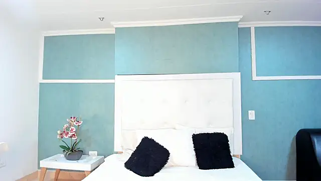 Khenta Michells online show from 09-23-25, 10:51