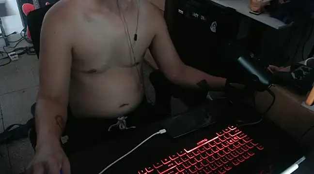 Snapshot of Pit_xxz chatting on 01-15-25, 06:51 Pit xxz online show from 01-15-25, 06:51