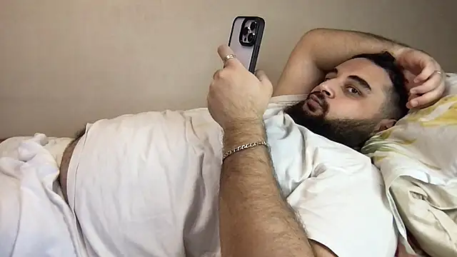 Snapshot of teddy_alan chatting on 09-14-25, 04:39 teddy alan online show from 09-14-25, 04:39