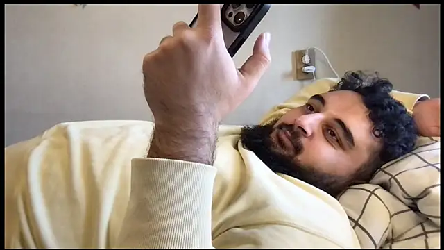 Snapshot of teddy_alan chatting on 10-01-25, 08:31 teddy alan online show from 10-01-25, 08:31