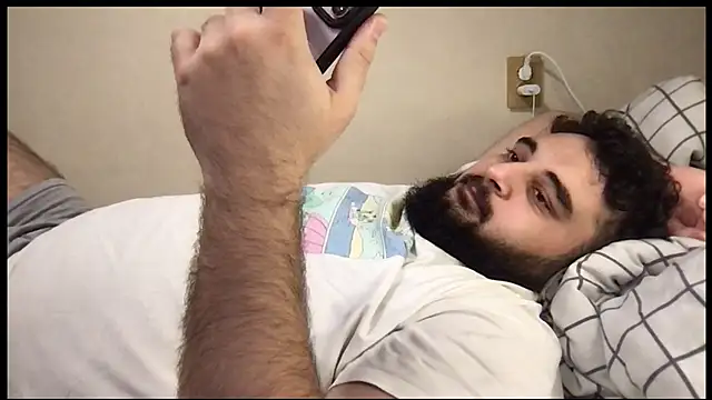 Snapshot of teddy_alan chatting on 10-06-25, 04:54 teddy alan online show from 10-06-25, 04:54