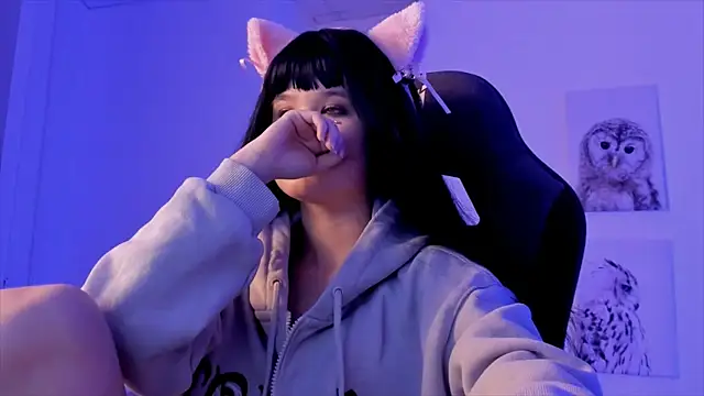 Elainebeness online show from 12-15-24, 07:42