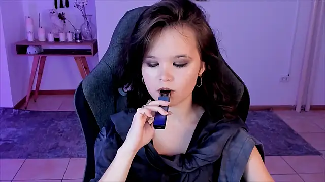 Elainebeness online show from 12-27-24, 07:35