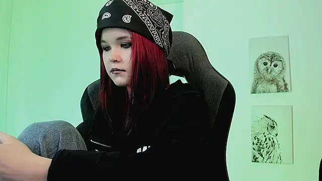 Elainebeness online show from 03-16-25, 01:49