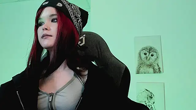 Elainebeness online show from 03-16-25, 04:52