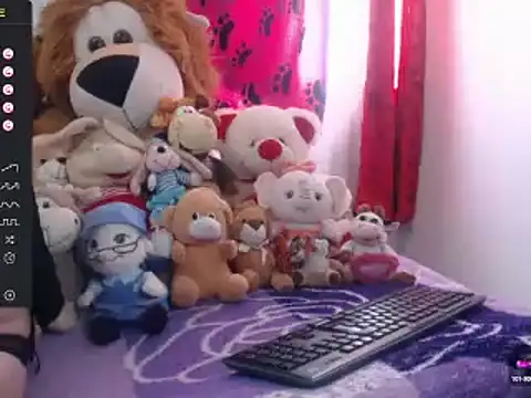 Snapshot of lorenitha_20 chatting on 02-05-25, 03:42 lorenitha 20 online show from 02-05-25, 03:42