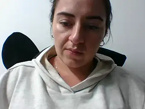 Snapshot of _karlie_kloss_ chatting on 12-27-24, 01:32 karlie kloss online show from 12-27-24, 01:32