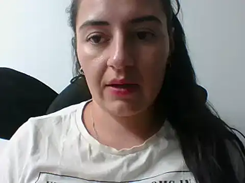 Snapshot of _karlie_kloss_ chatting on 02-04-25, 12:08 karlie kloss online show from 02-04-25, 12:08