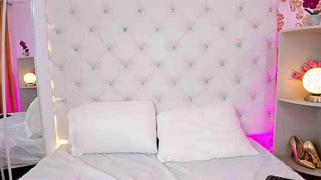 Snapshot of emaa_lambert chatting on 09-23-25, 06:22 emaa lambert online show from 09-23-25, 06:22