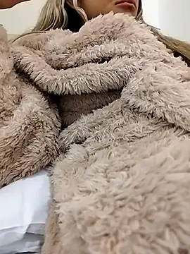 Snapshot of fofinhaa12 chatting on 02-10-26, 12:48 fofinhaa12 online show from 02-10-26, 12:48