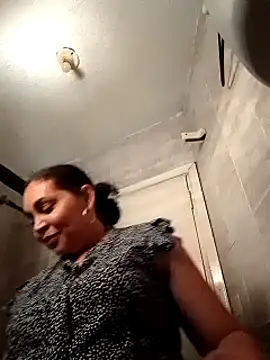 MirandaSoto online show from 02-06-25, 10:21