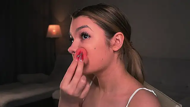 VeronaAppleberry online show from 03-21-25, 01:24