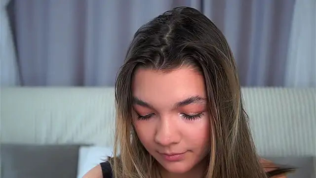 VeronaAppleberry online show from 10-09-25, 11:08