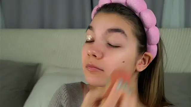 VeronaAppleberry online show from 10-22-25, 11:32