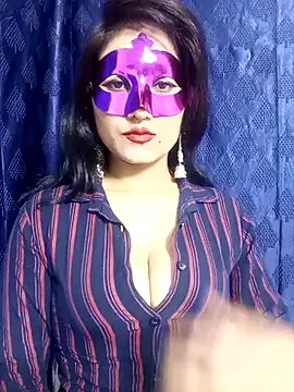 Snapshot of Stripy_Doll chatting on 12-03-24, 01:54 Stripy Doll online show from 12-03-24, 01:54