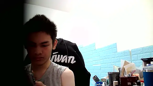 Snapshot of thisisbook_223 chatting on 10-28-25, 07:01 thisisbook 223 online show from 10-28-25, 07:01