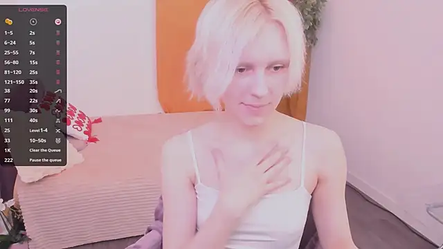 Snapshot of edward_holy chatting on 03-13-25, 02:23 edward holy online show from 03-13-25, 02:23