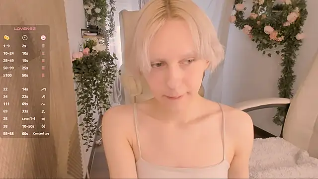 Snapshot of edward_holy chatting on 11-08-25, 03:23 edward holy online show from 11-08-25, 03:23