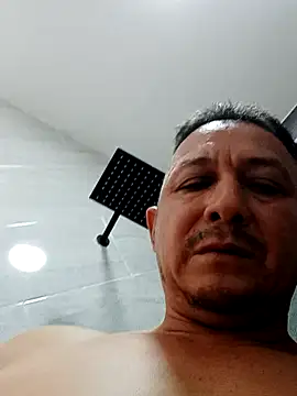Snapshot of luchoarr chatting on 02-08-25, 05:18 luchoarr online show from 02-08-25, 05:18