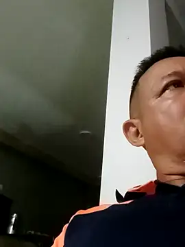 Snapshot of luchoarr chatting on 09-15-25, 03:17 luchoarr online show from 09-15-25, 03:17