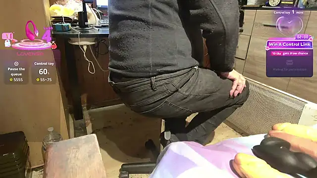 misteryman1956 online show from 03-10-26, 06:51