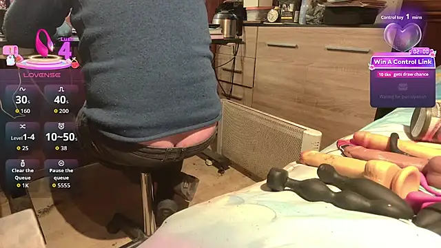 misteryman1956 online show from 04-15-26, 08:32