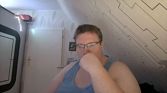 Snapshot of der_alex38 chatting on 02-12-25, 10:15 der alex38 online show from 02-12-25, 10:15