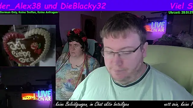 Snapshot of der_alex38 chatting on 10-12-25, 06:51 der alex38 online show from 10-12-25, 06:51